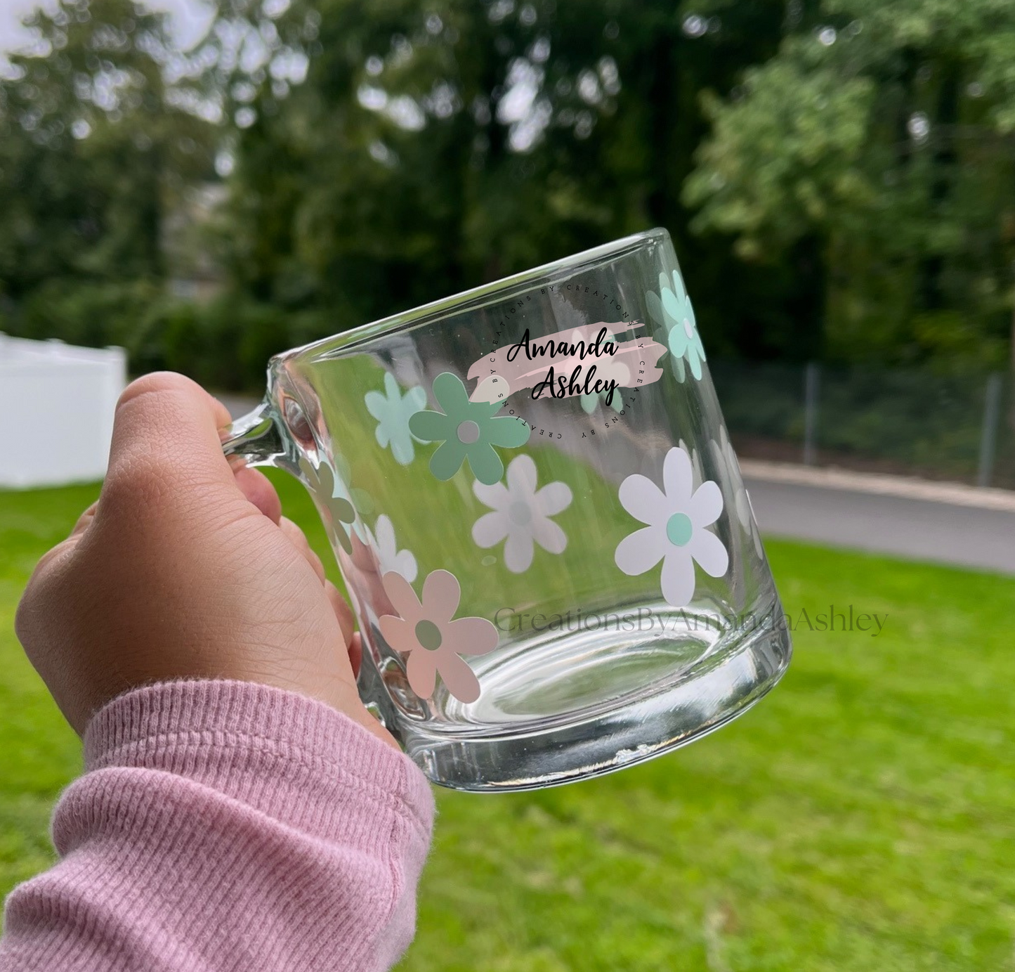 Daisy Glass Mug - Sage Green